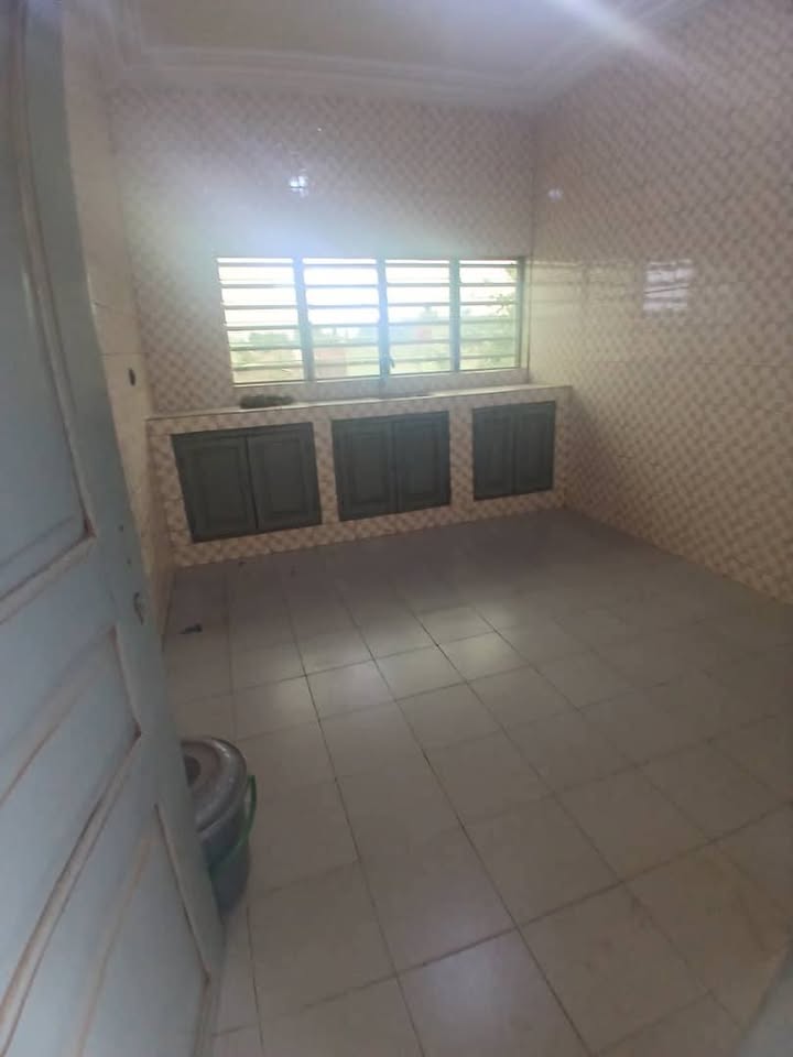 🏠 Appartement 2 chambres salon à louer à Calavi Arconville (derrière le tribunal) — photo 3